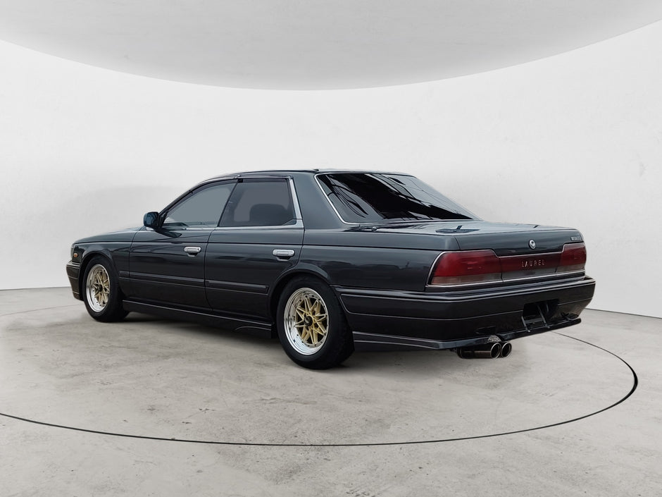 Nissan Laurel