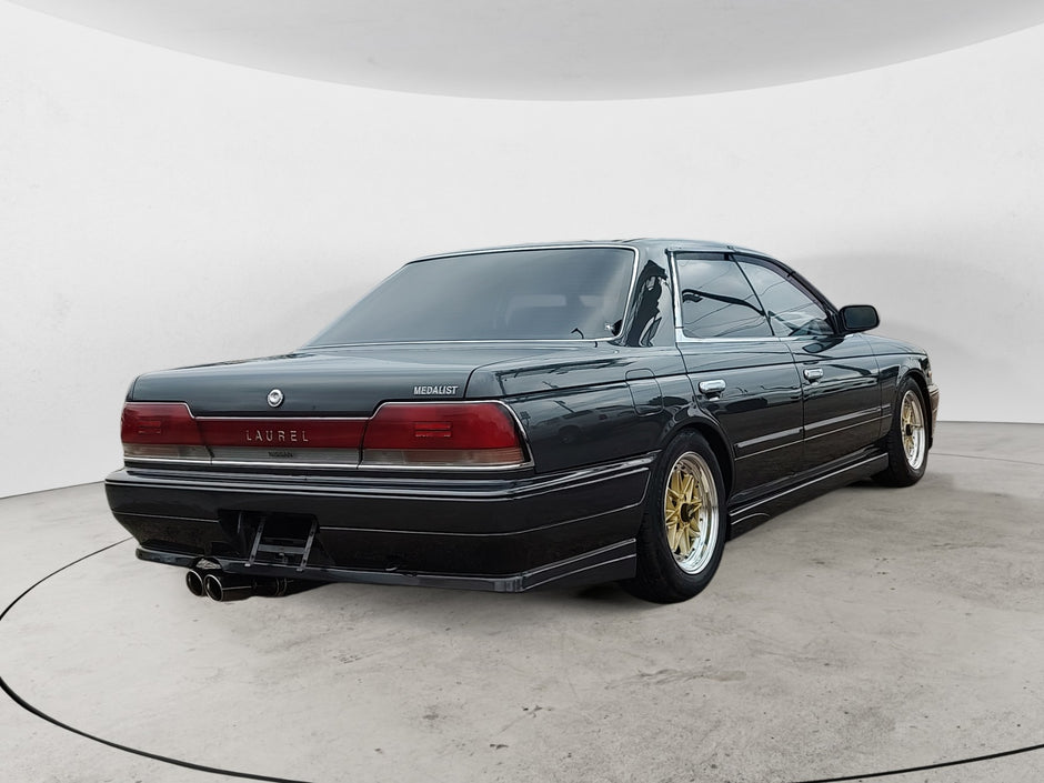 Nissan Laurel