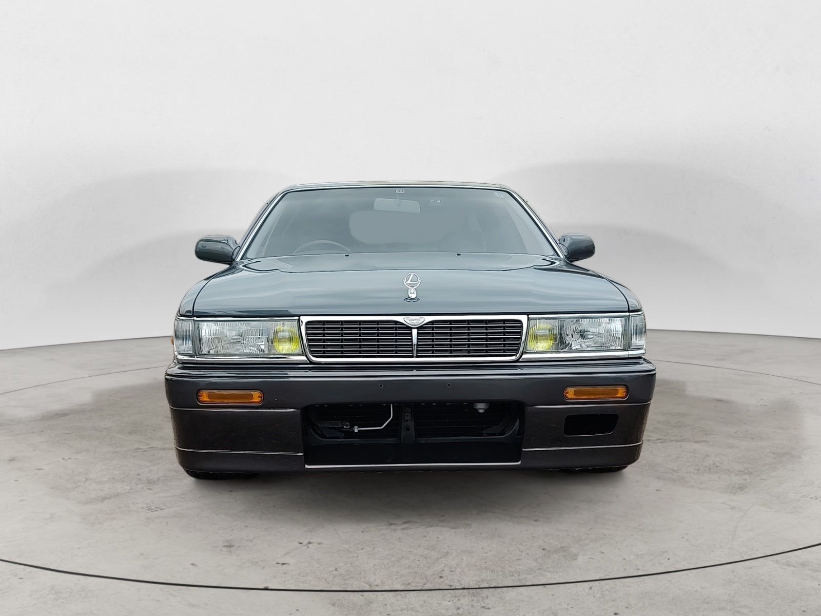Nissan Laurel