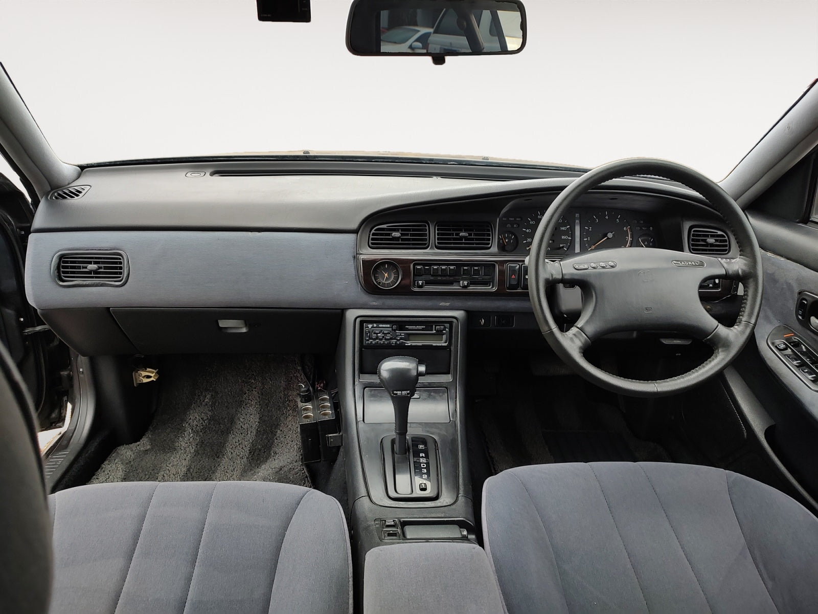 Nissan Laurel